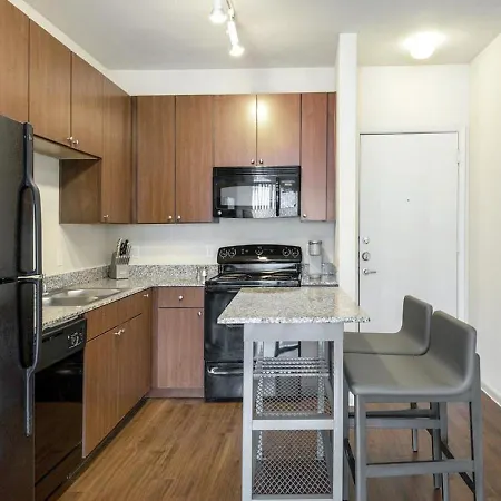 Landing At Axis Waterfront - 1 Bedroom In Downtown Benbrook